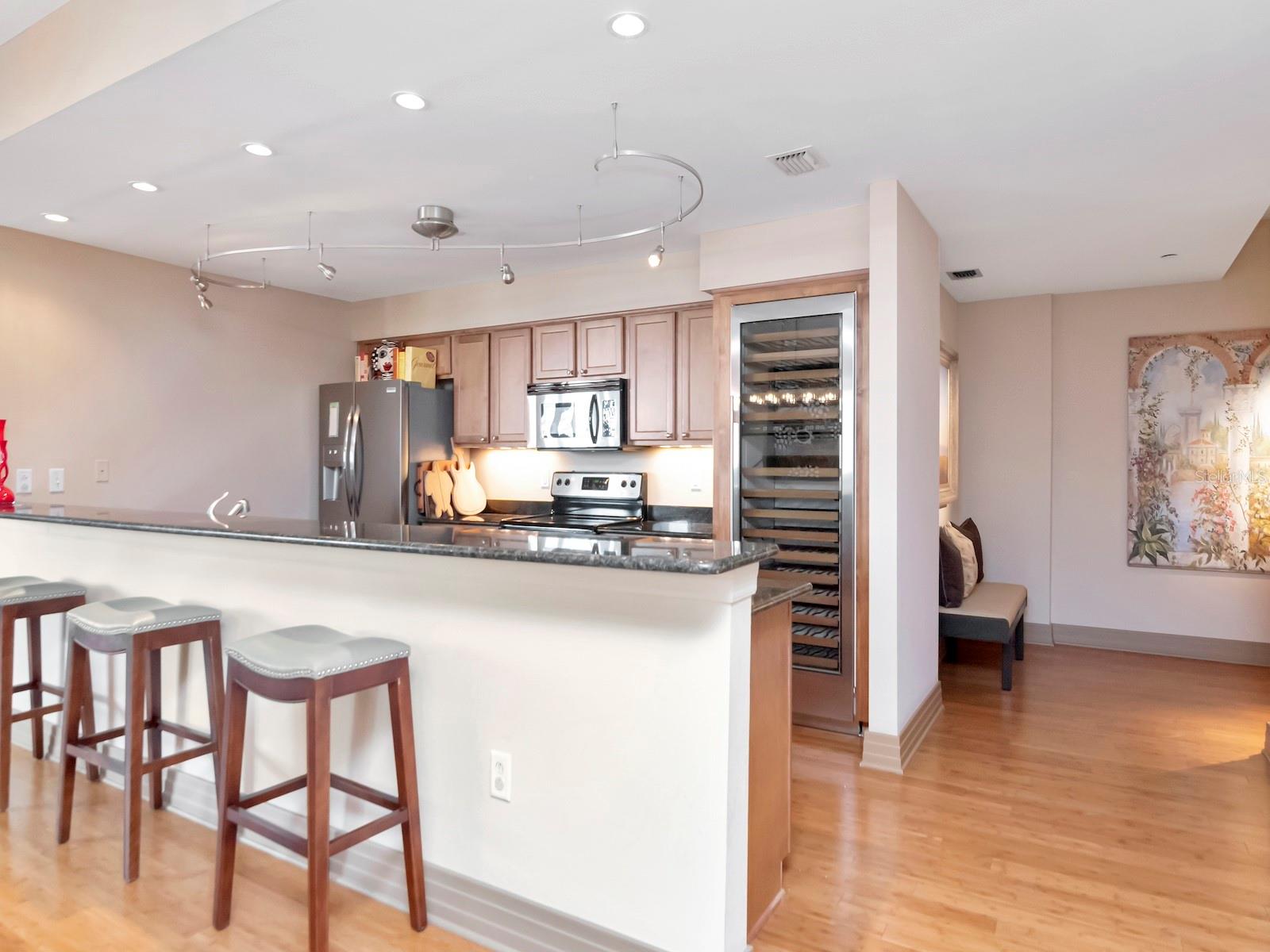 RESIDENCES OF FRANKLIN STREET - Residential