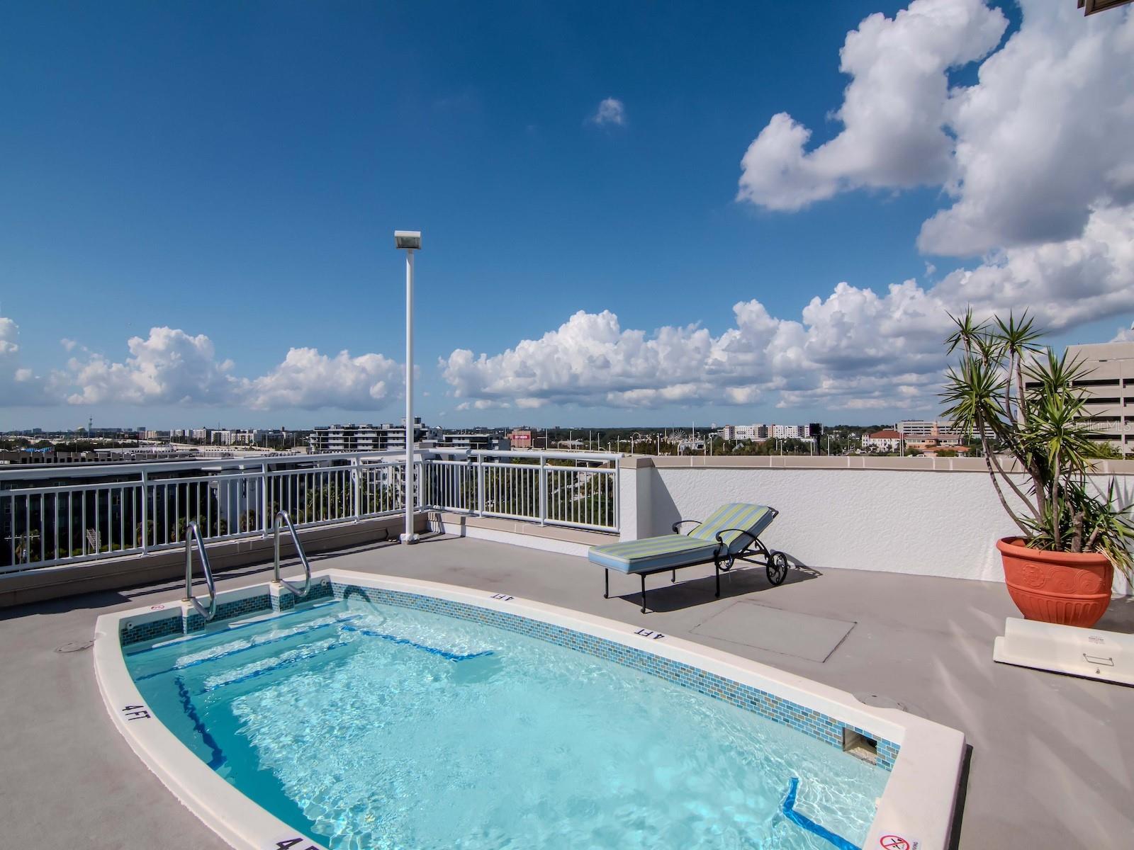RESIDENCES OF FRANKLIN STREET - Residential