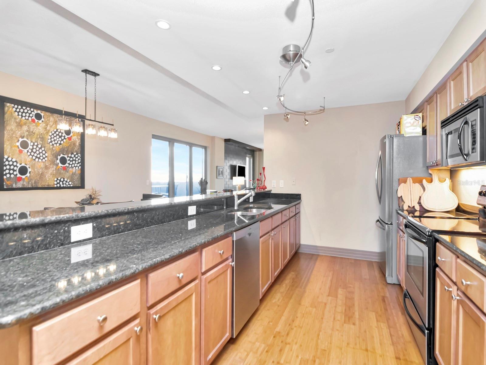 RESIDENCES OF FRANKLIN STREET - Residential