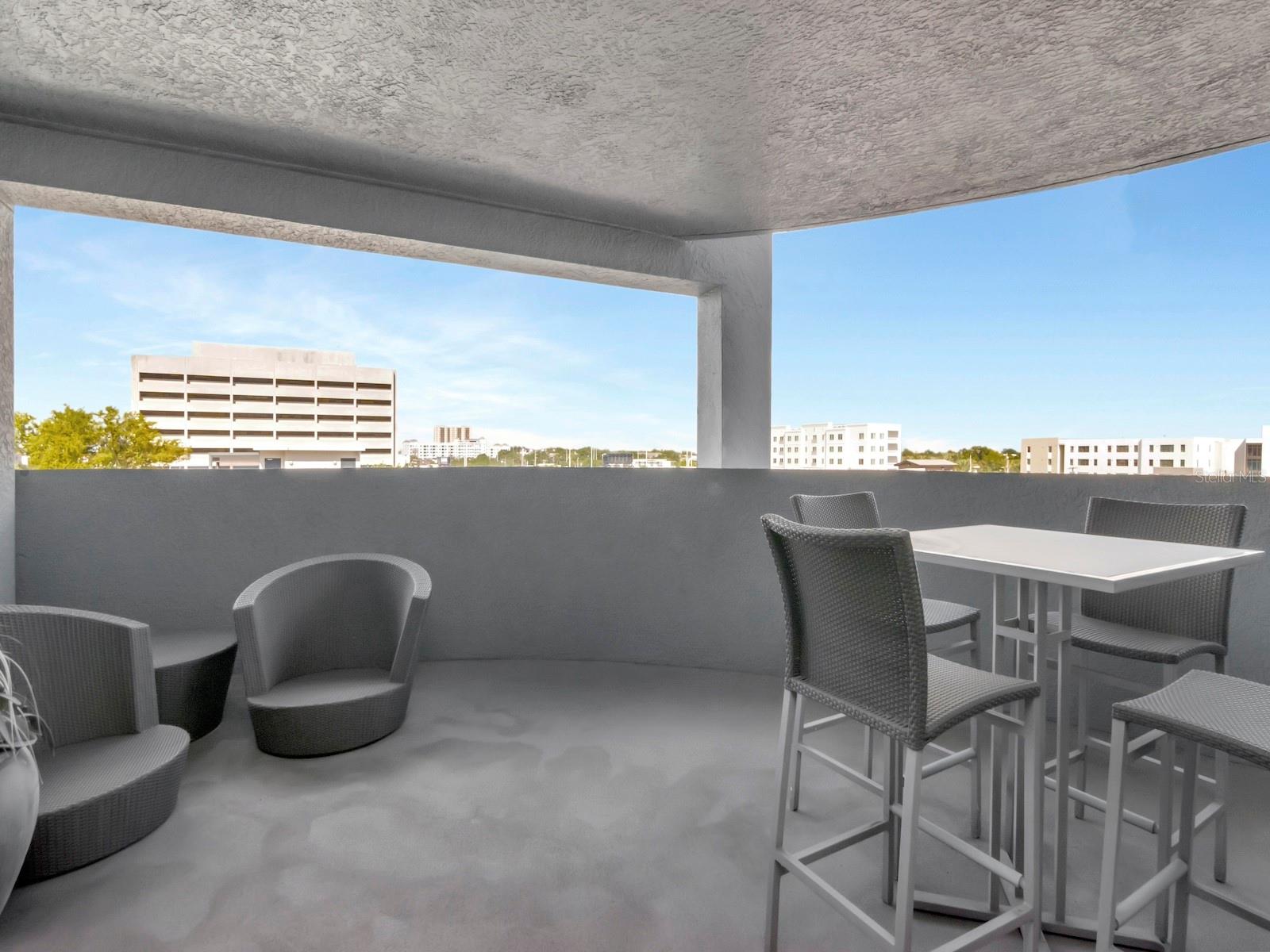 RESIDENCES OF FRANKLIN STREET - Residential