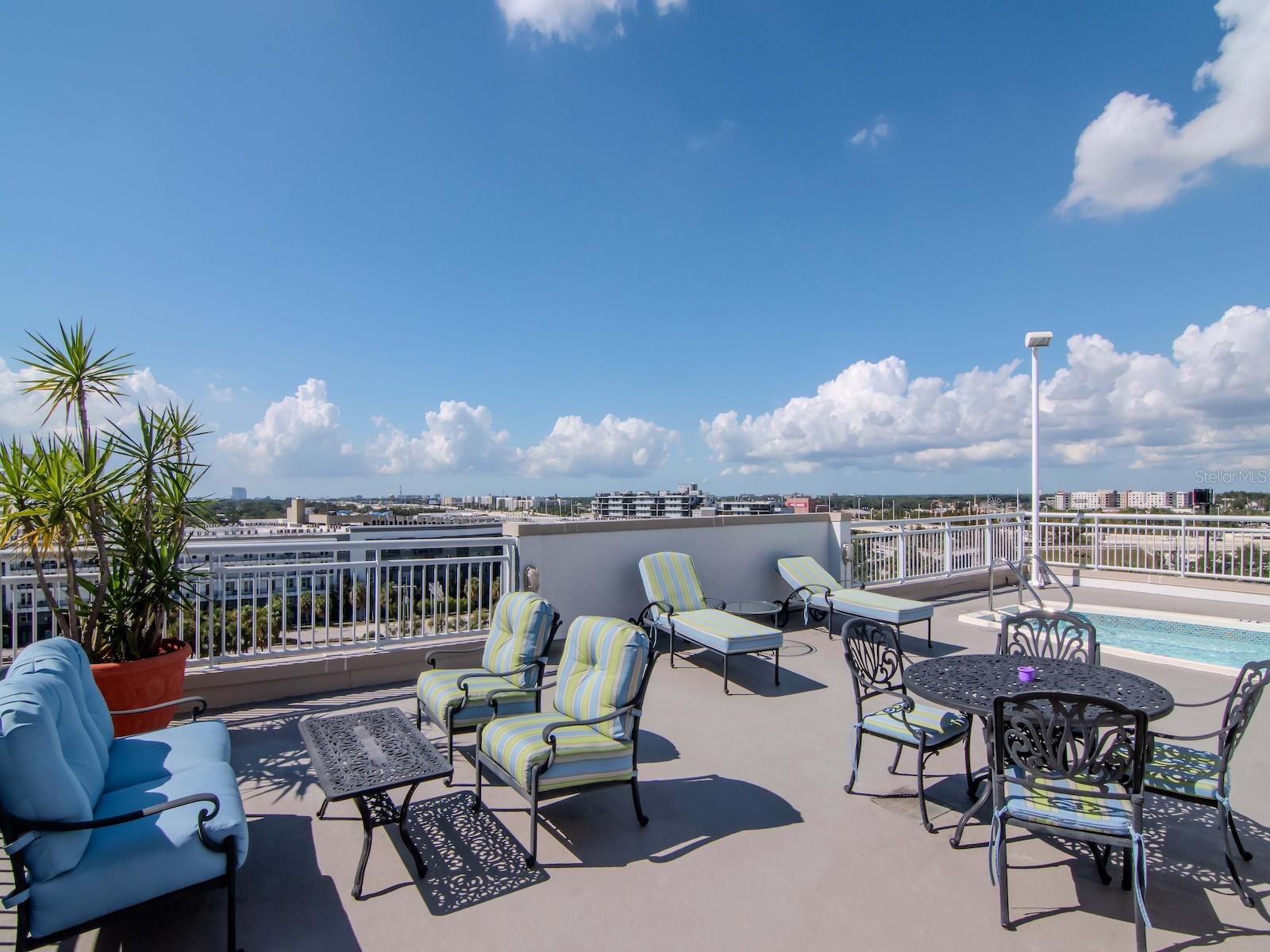 RESIDENCES OF FRANKLIN STREET - Residential