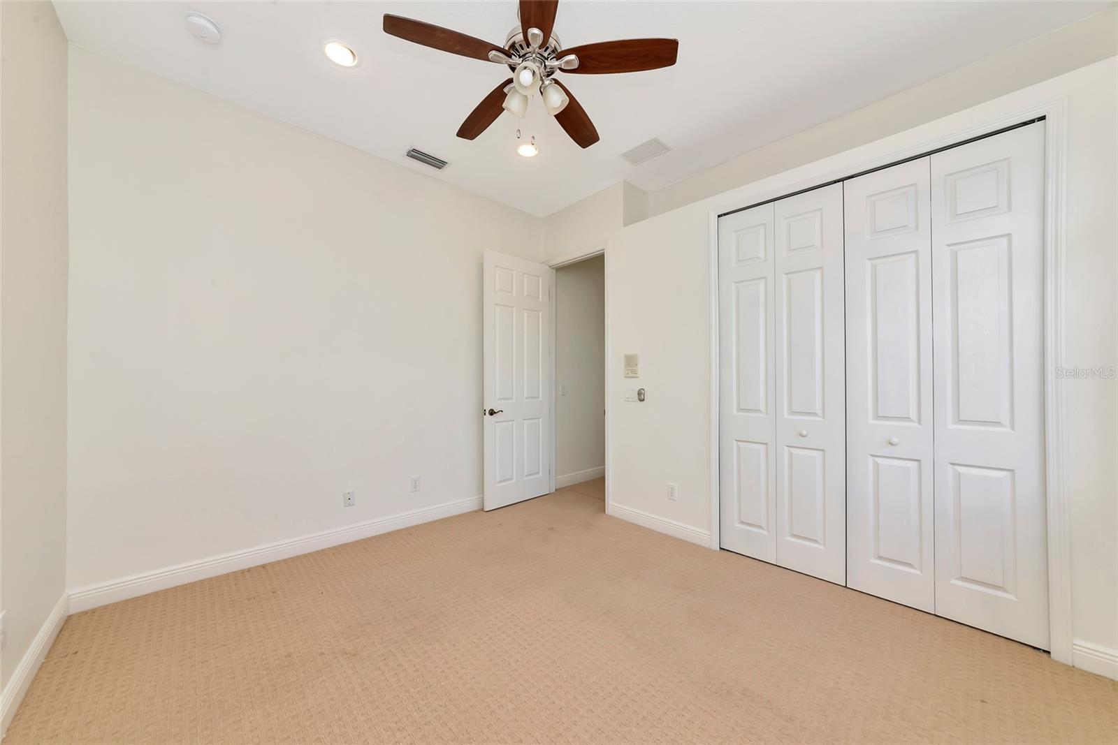 COUNTRY MEADOWS PH I - Residential