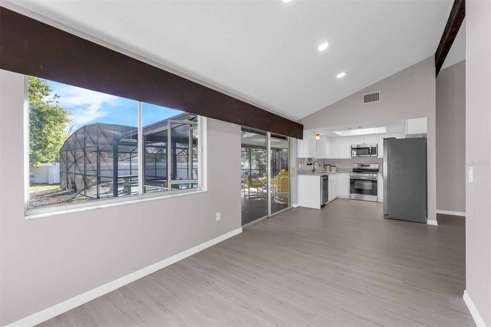 SKY LAKE SOUTH - Residential