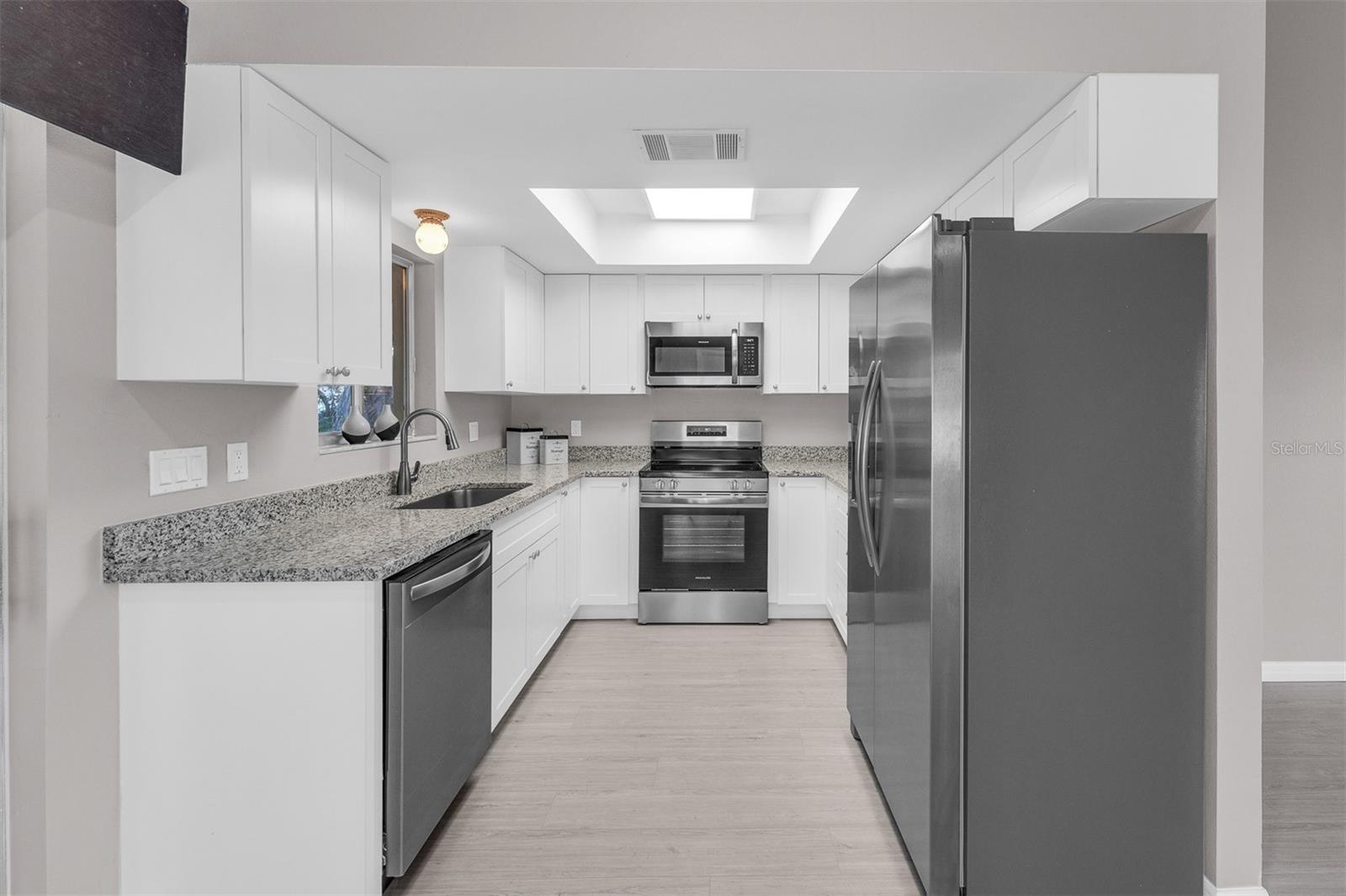 SKY LAKE SOUTH - Residential