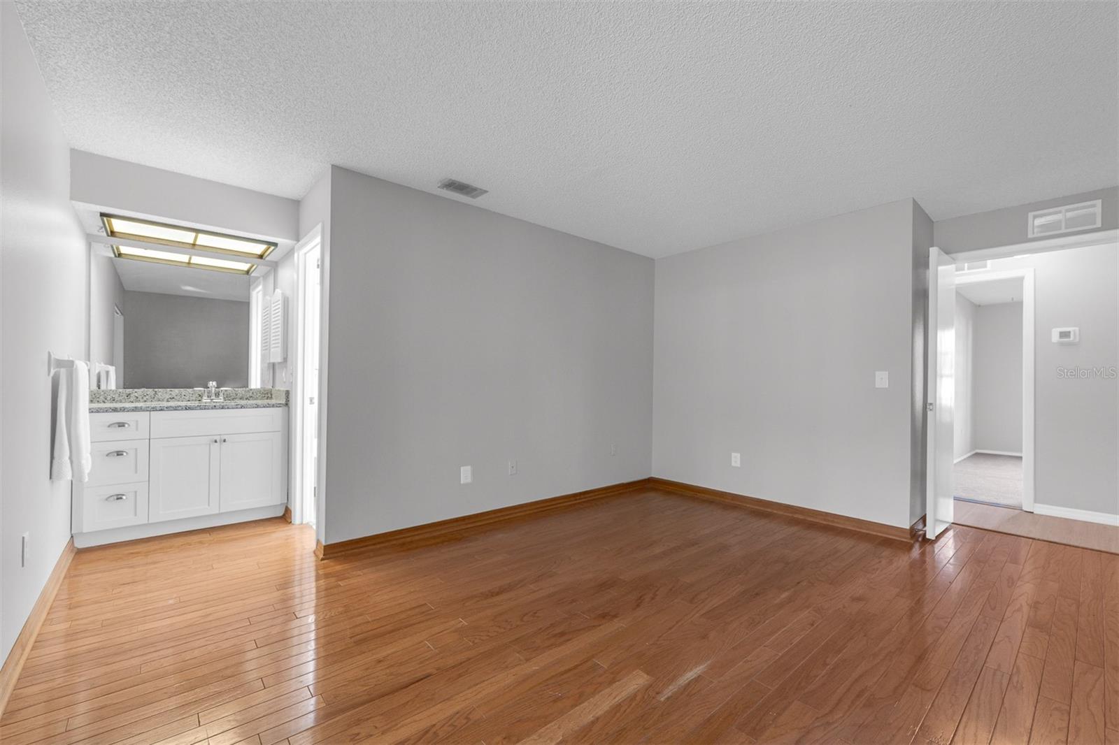 SKY LAKE SOUTH - Residential