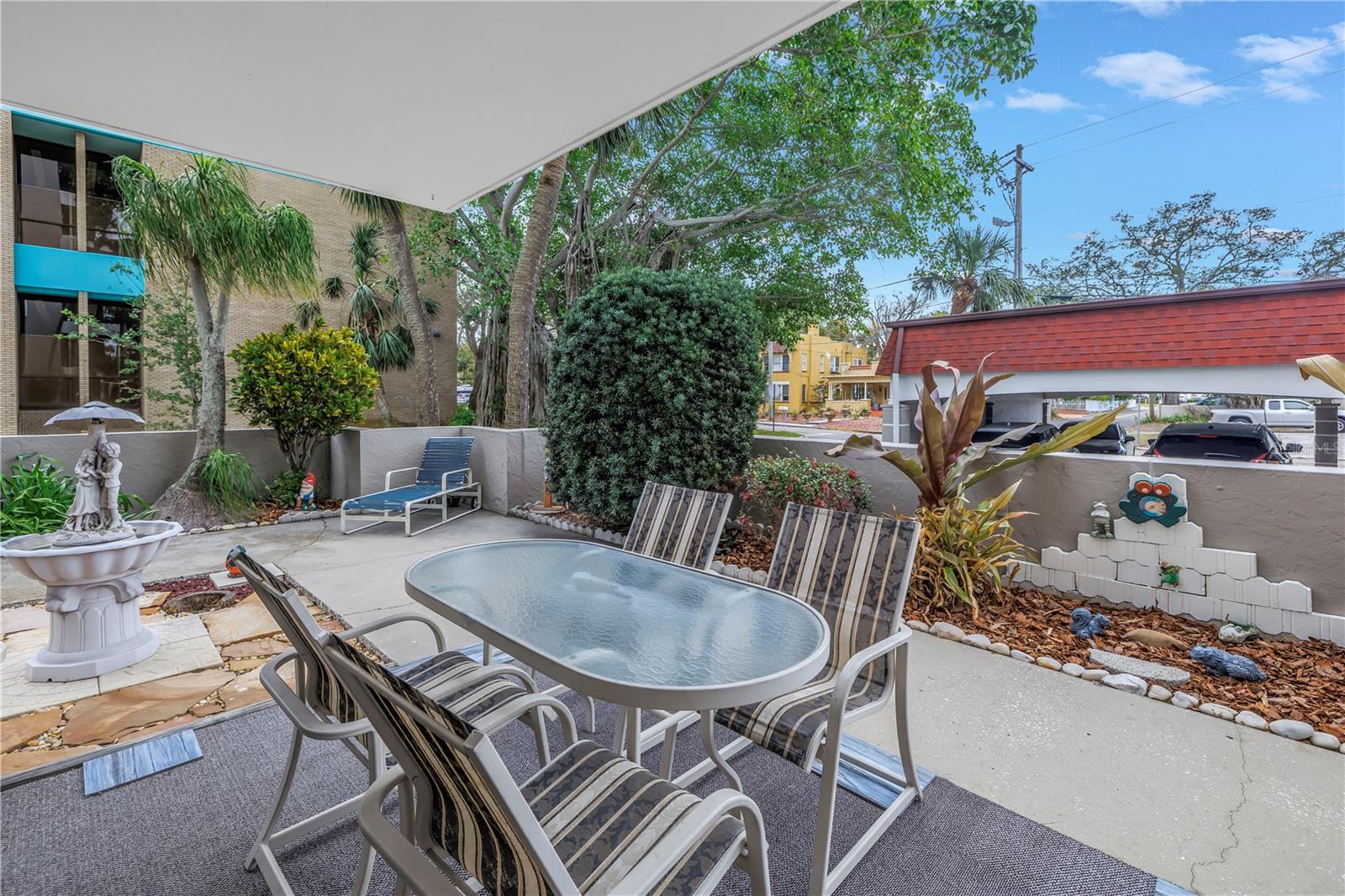 THE RIVERVIEW - Residential