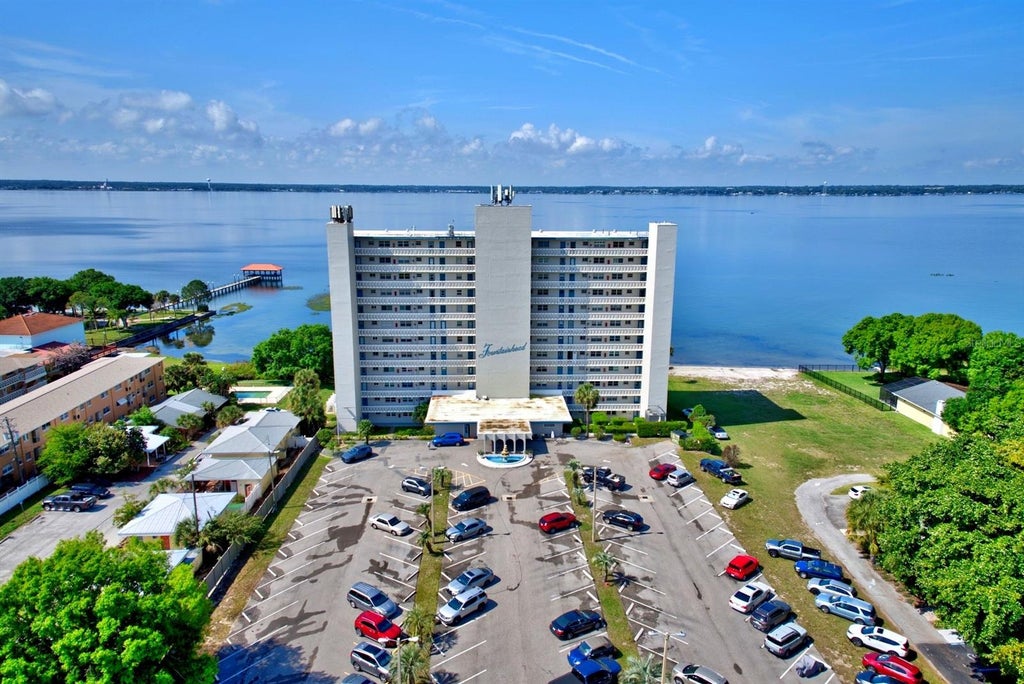 Photo of 2131 Lakeview Drive #500, Sebring, FL 33870 (MLS # OM734501)