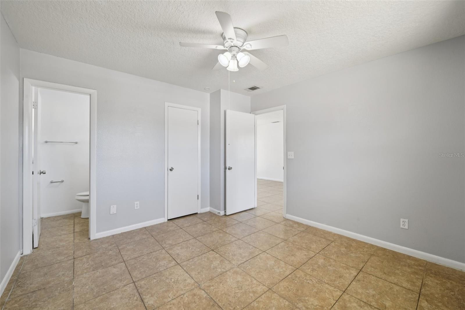 ROYAL ESTATES - Residential