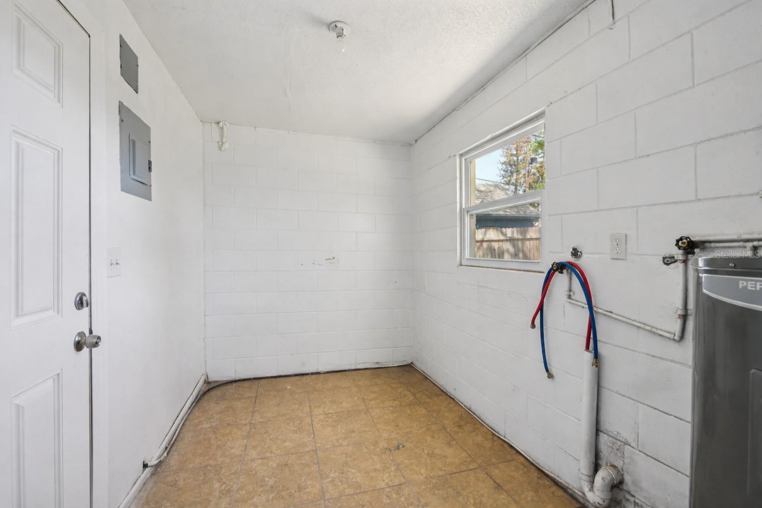 ROYAL ESTATES - Residential