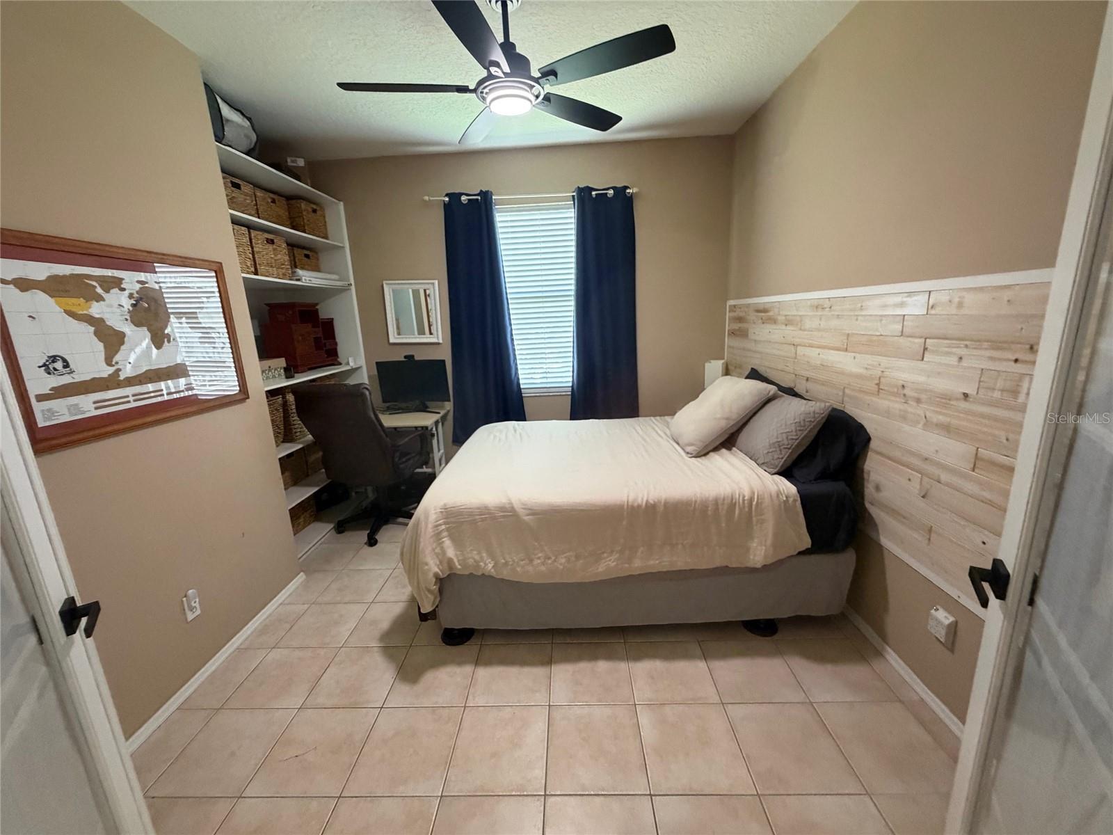 RIVER POINT OF MANATEE UNIT 2; LOT 18; BLOCK B; PB - Residential