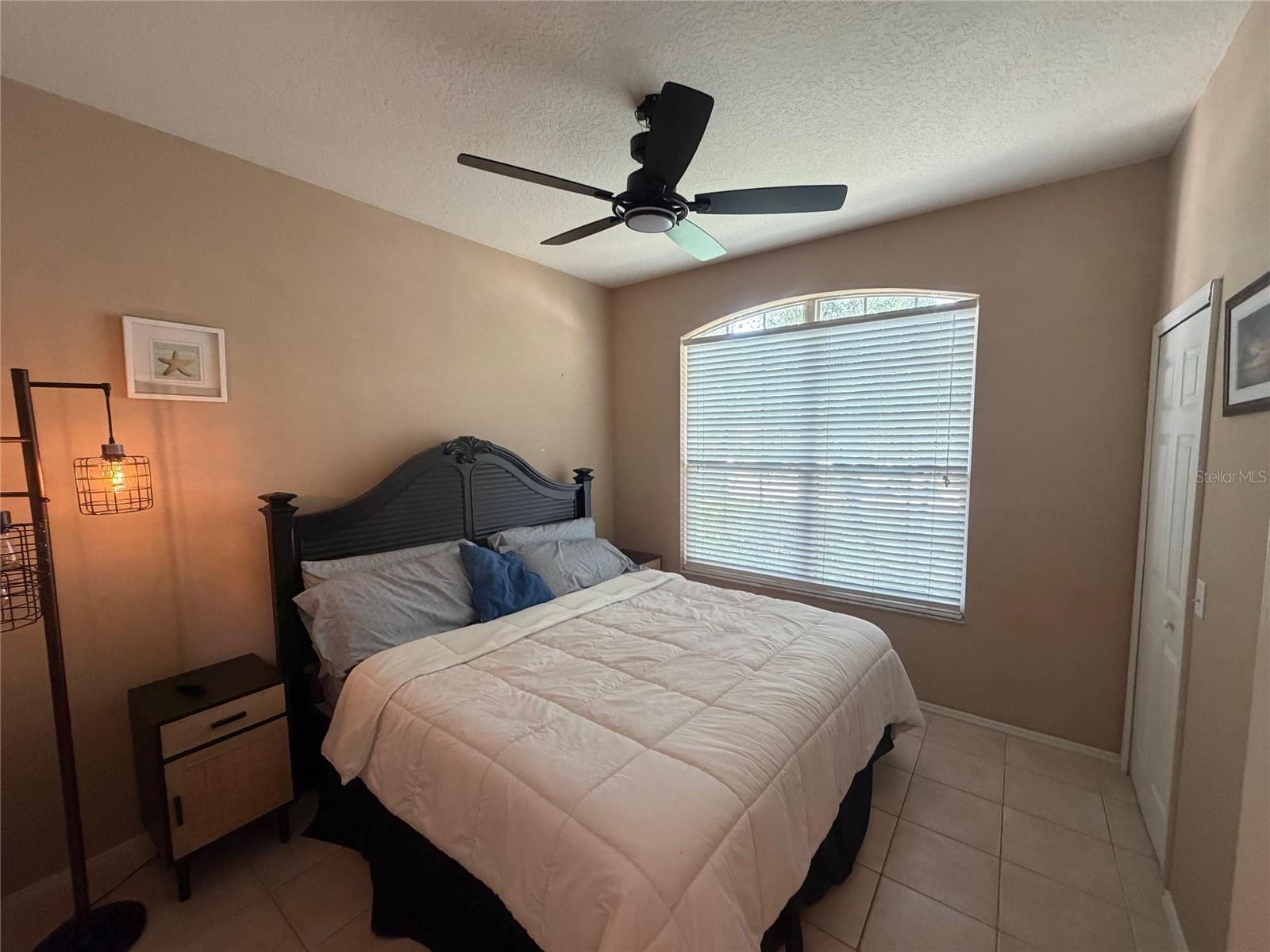 RIVER POINT OF MANATEE UNIT 2; LOT 18; BLOCK B; PB - Residential