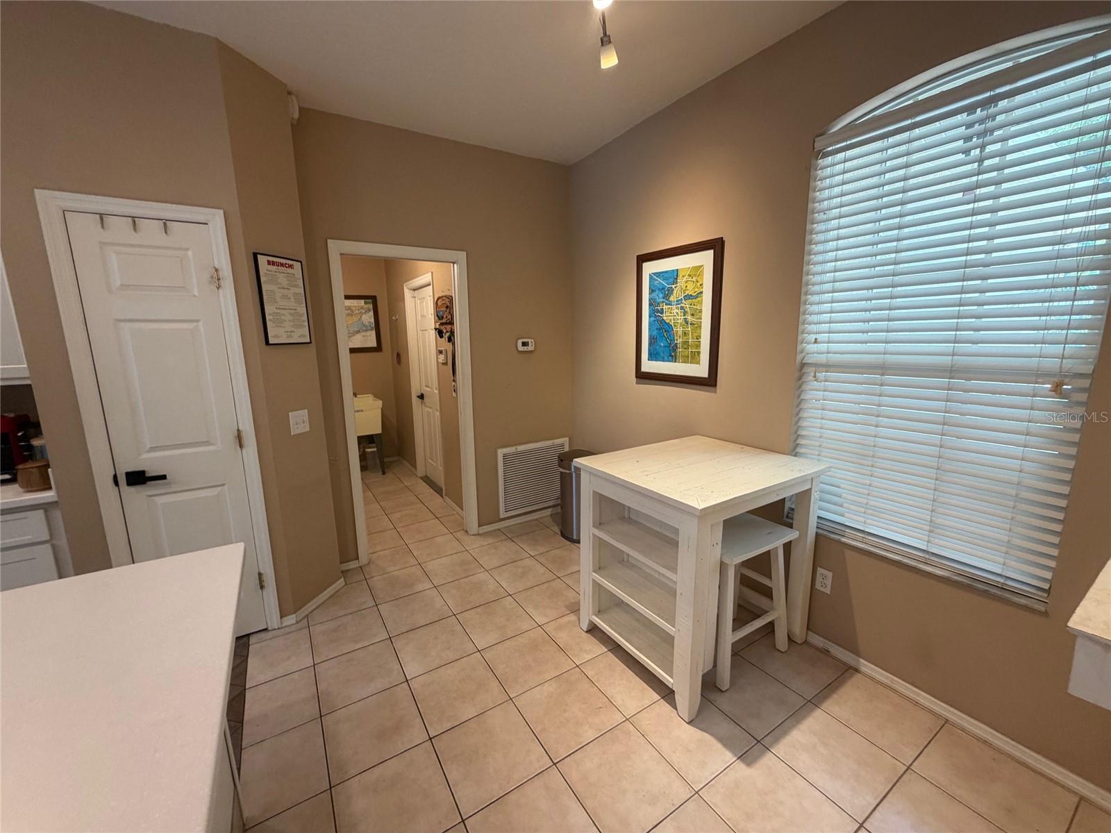 RIVER POINT OF MANATEE UNIT 2; LOT 18; BLOCK B; PB - Residential