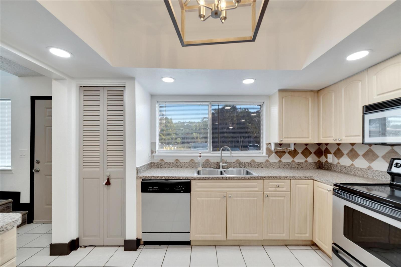 NORTH BAY VILLAGE CONDO - Residential Lease