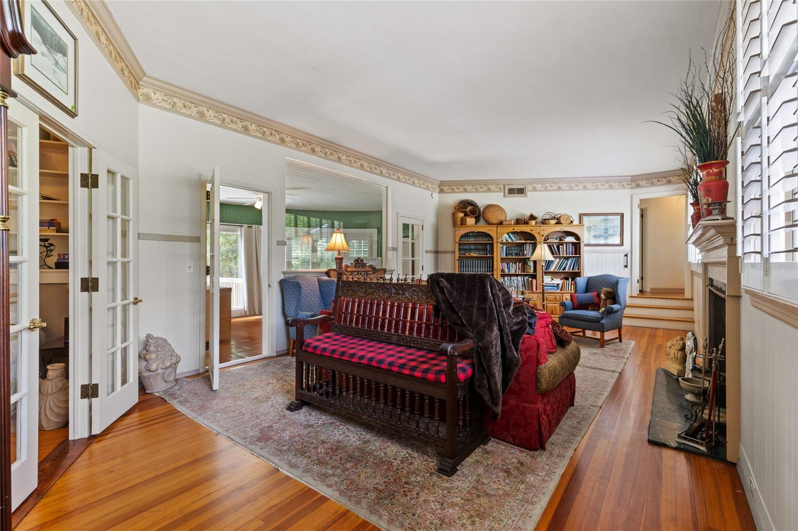 LAKE VILLAS - Residential