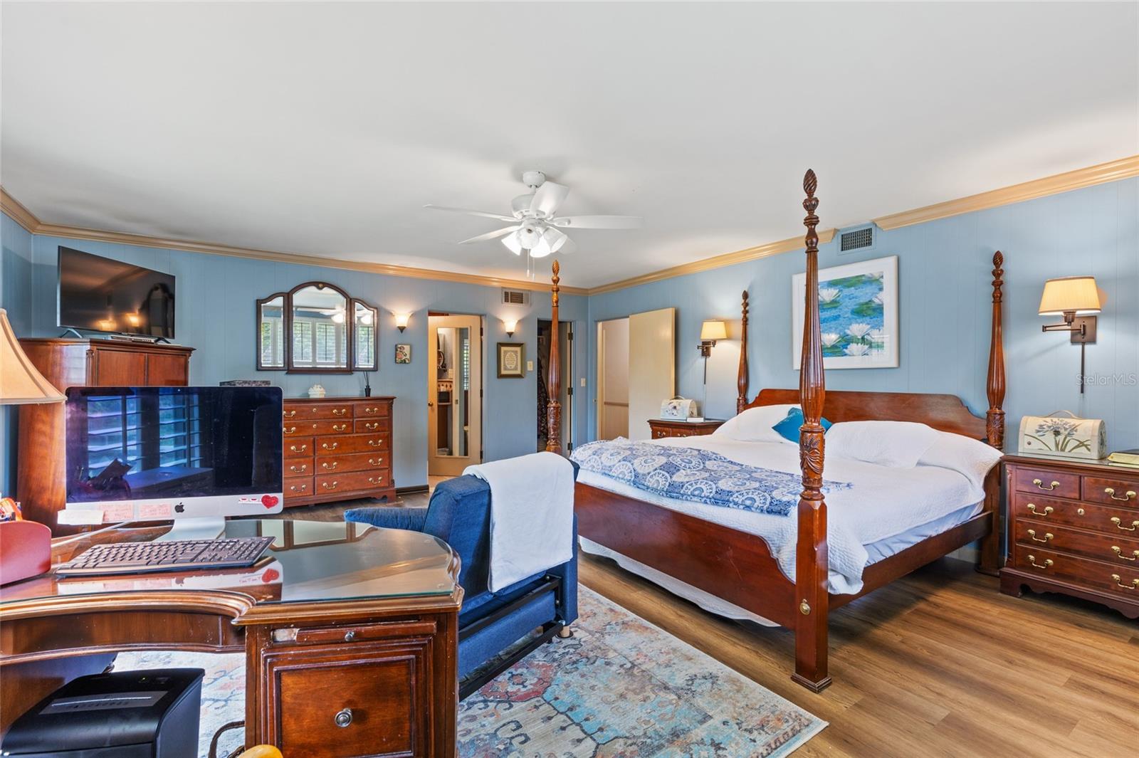 LAKE VILLAS - Residential