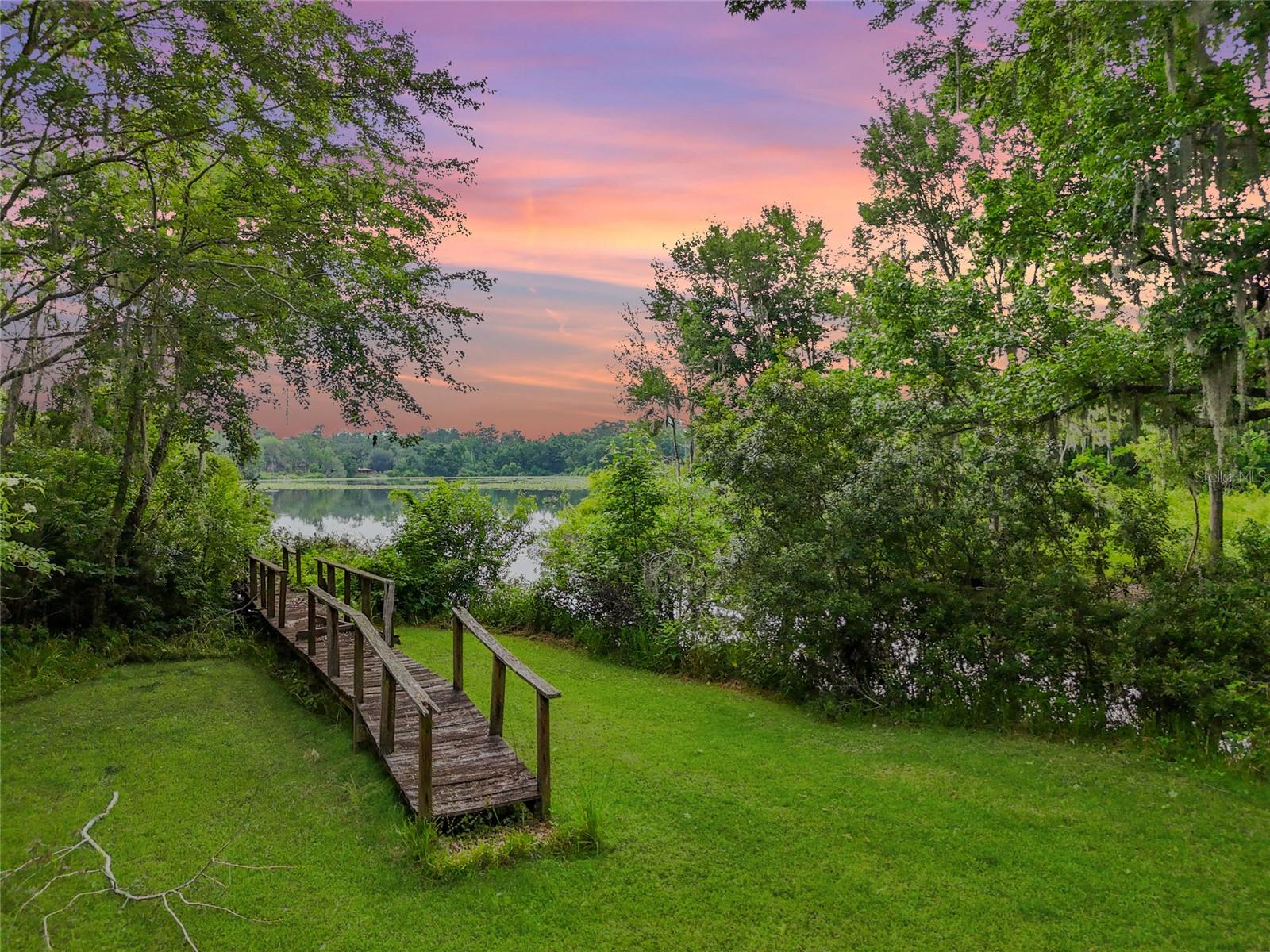 LAKE VILLAS - Residential