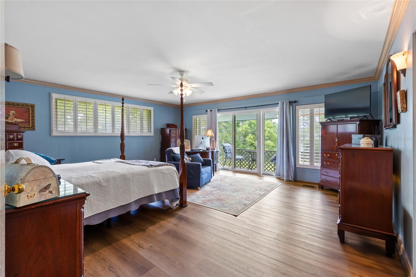 LAKE VILLAS - Residential