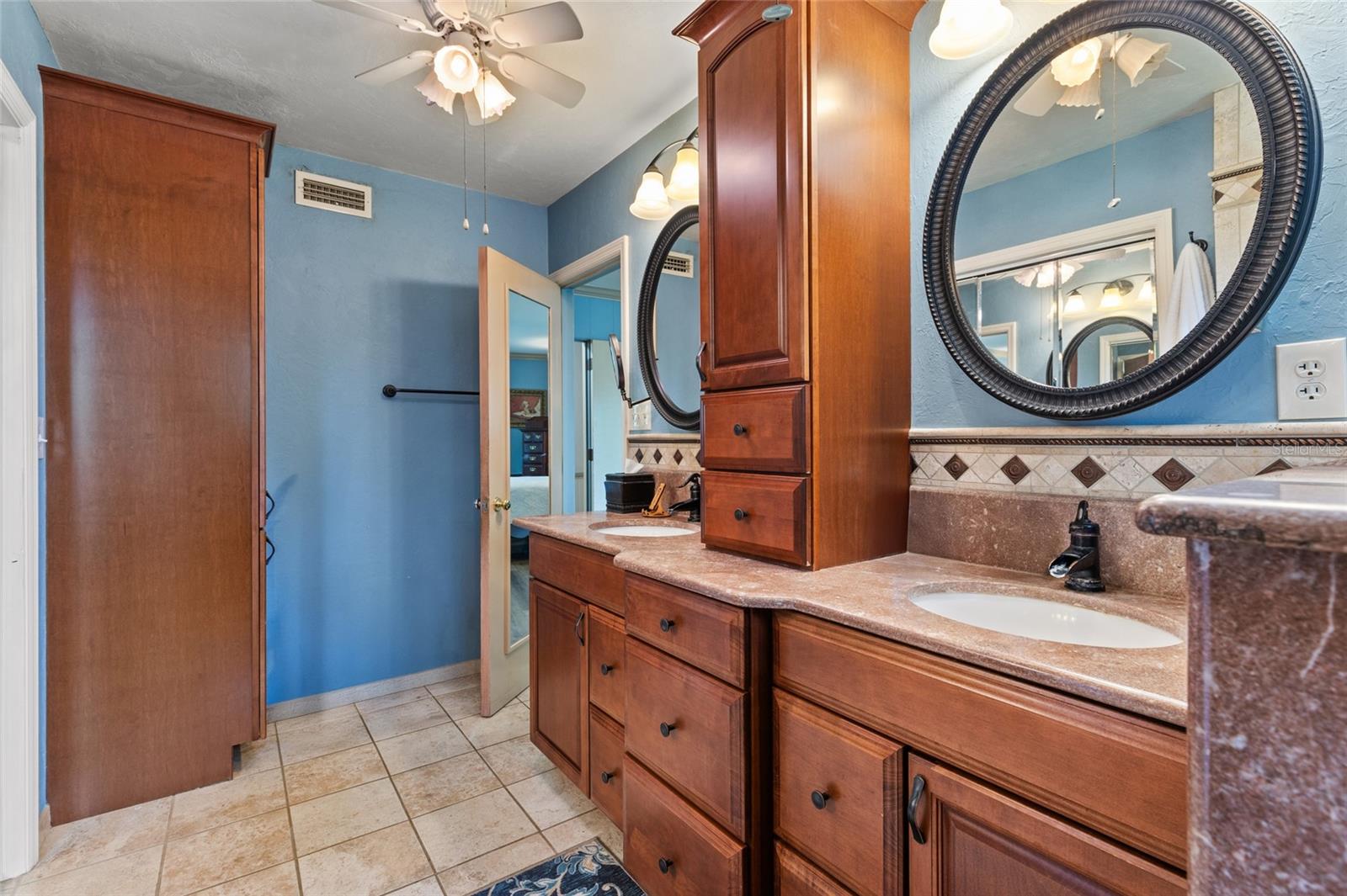 LAKE VILLAS - Residential