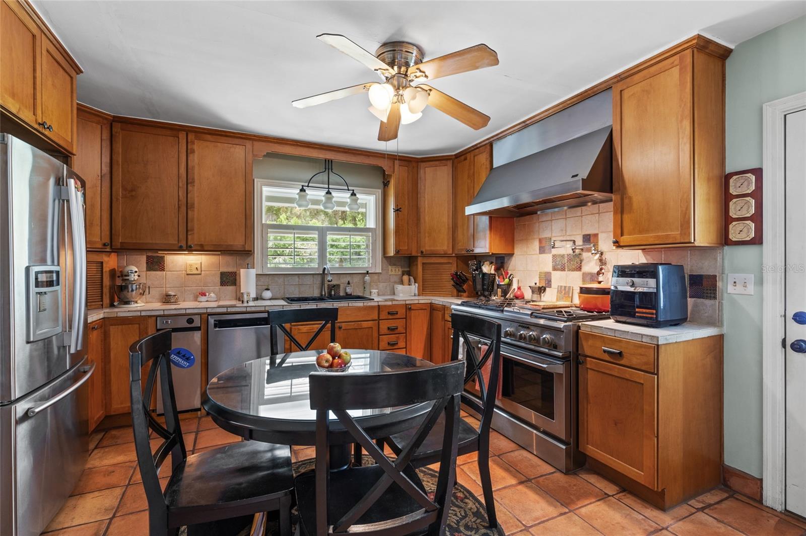 LAKE VILLAS - Residential