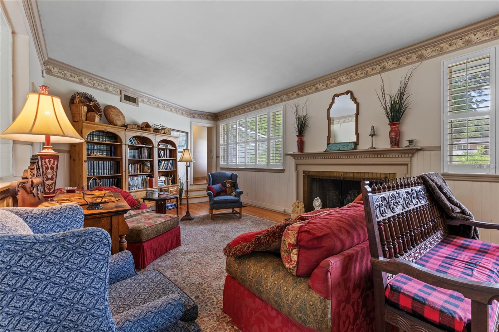 LAKE VILLAS - Residential