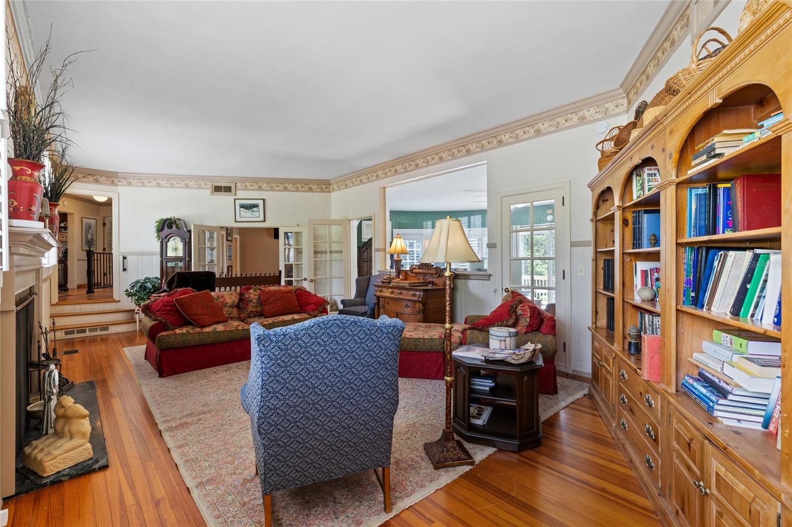 LAKE VILLAS - Residential