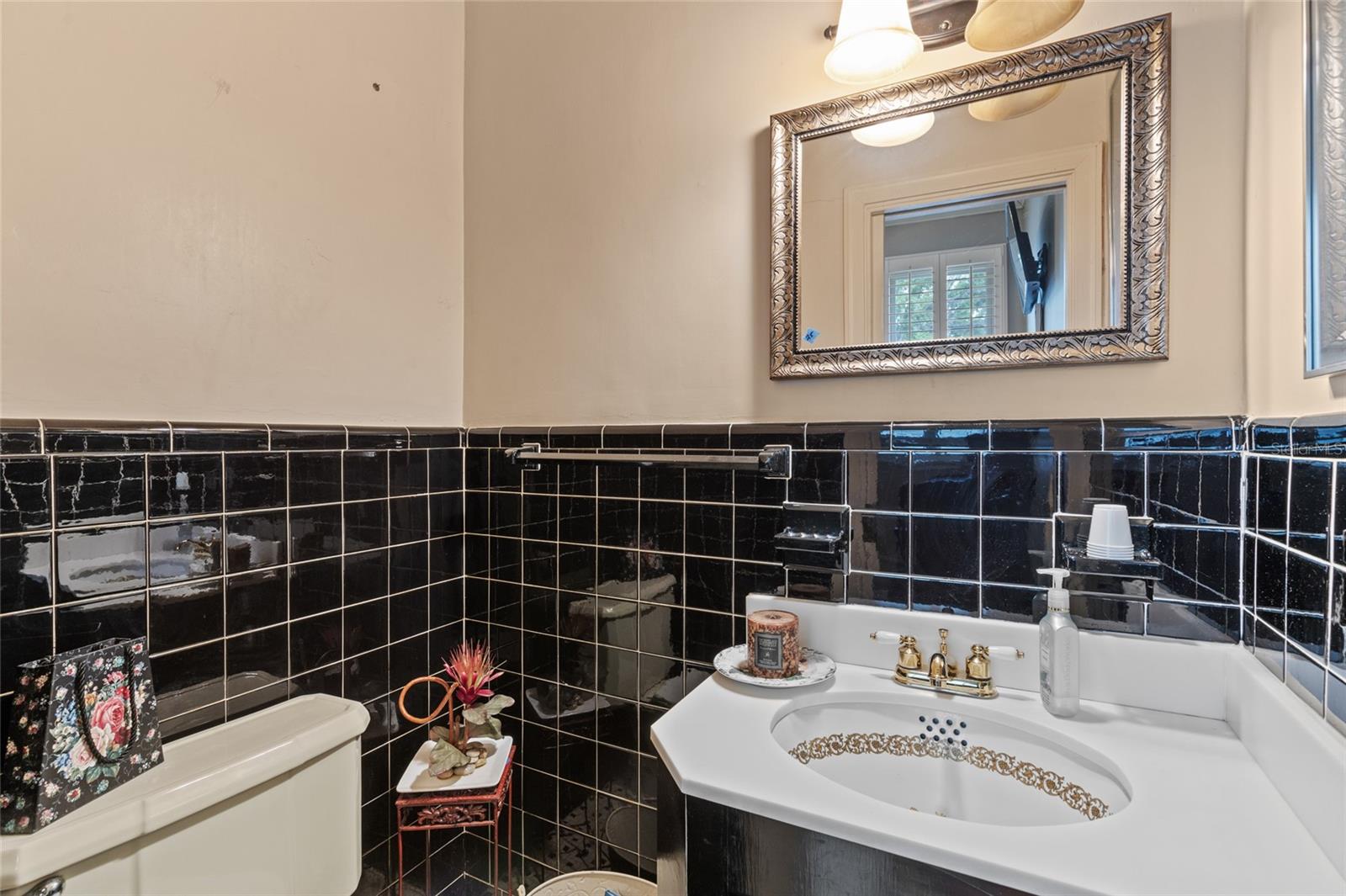 LAKE VILLAS - Residential