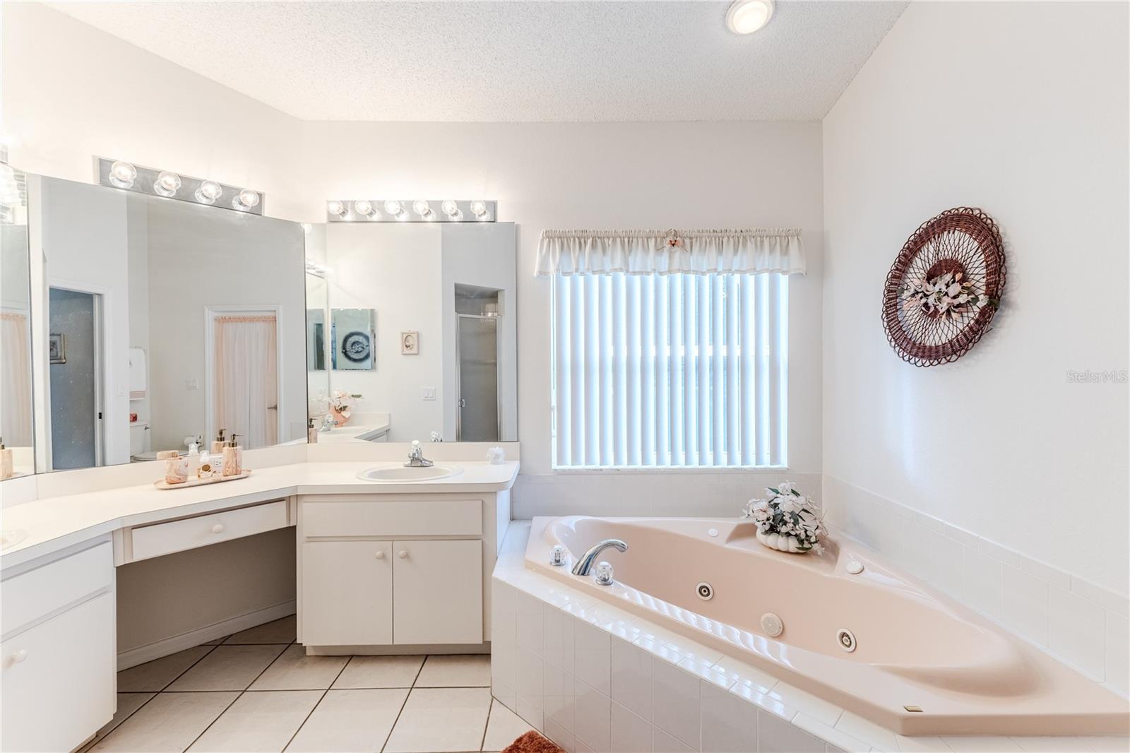 WELLINGTON AT SEVEN HILLS PH 1 - Residential