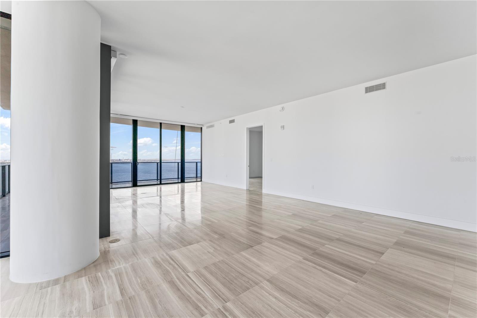 RITZ CARLTON RESIDENCES - Residential