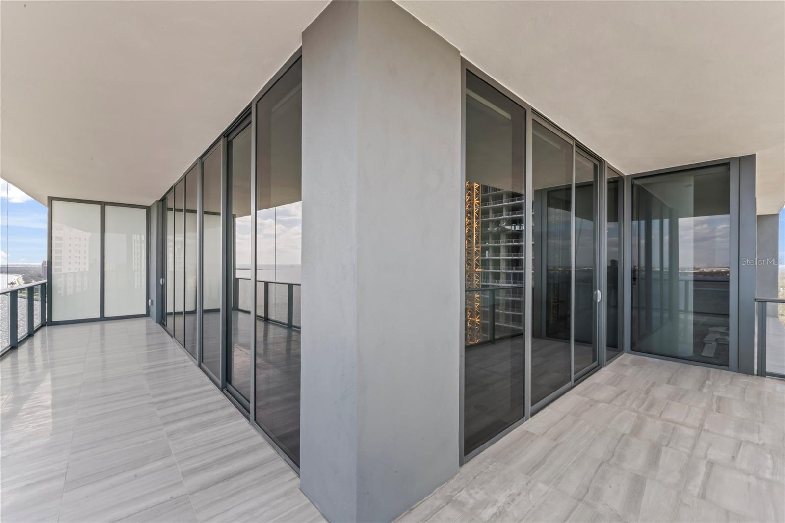 RITZ CARLTON RESIDENCES - Residential