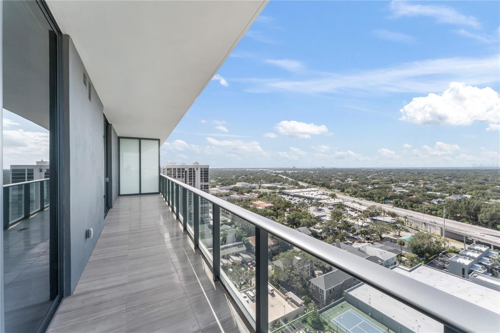 RITZ CARLTON RESIDENCES - Residential