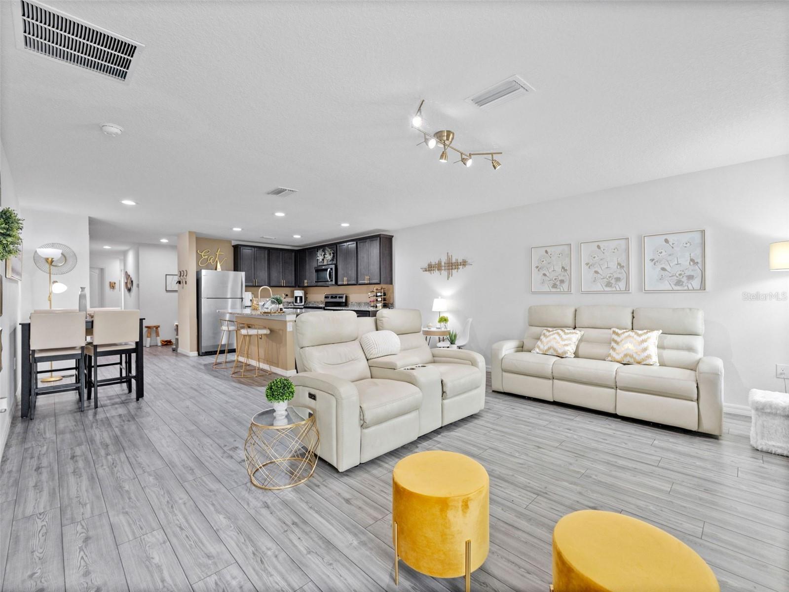 SPRING RIDGE - Residential