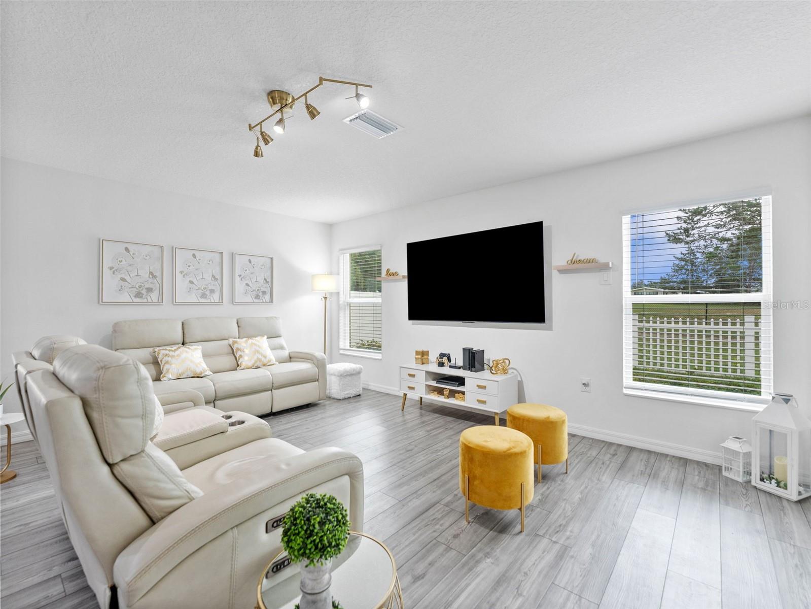SPRING RIDGE - Residential