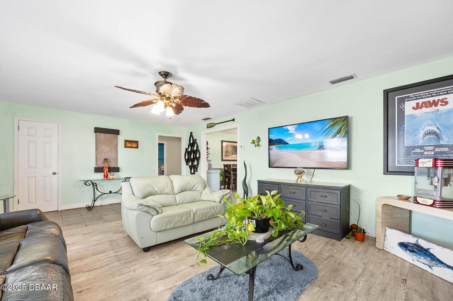 EMERALD ISLE UN 01 - Residential