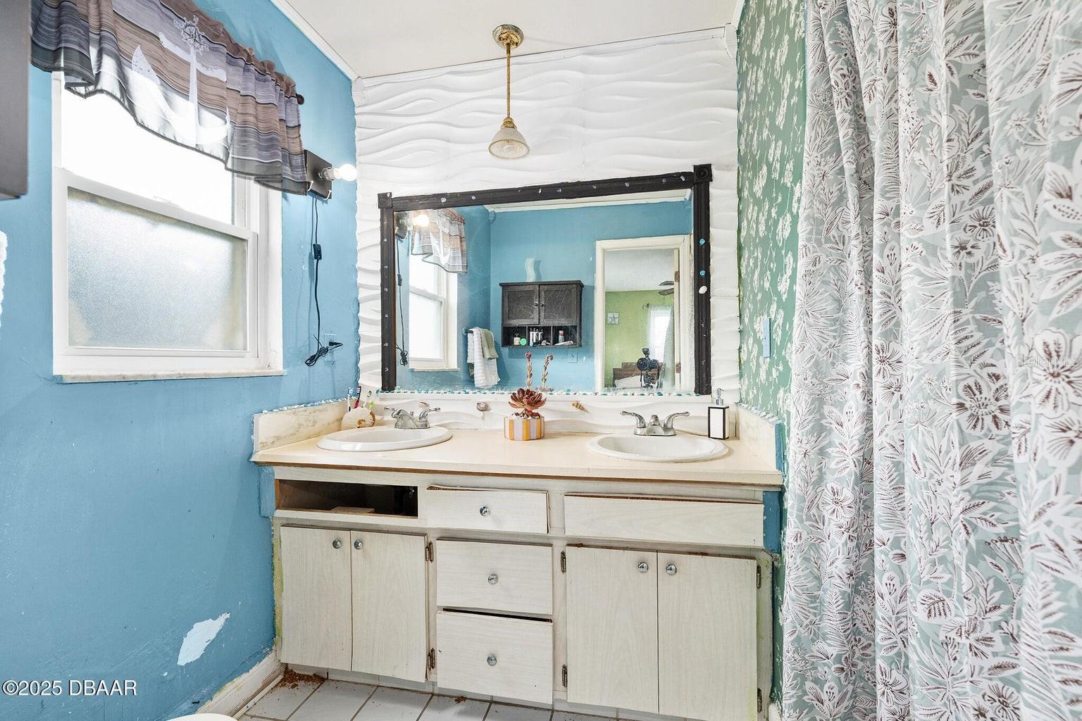 EMERALD ISLE UN 01 - Residential