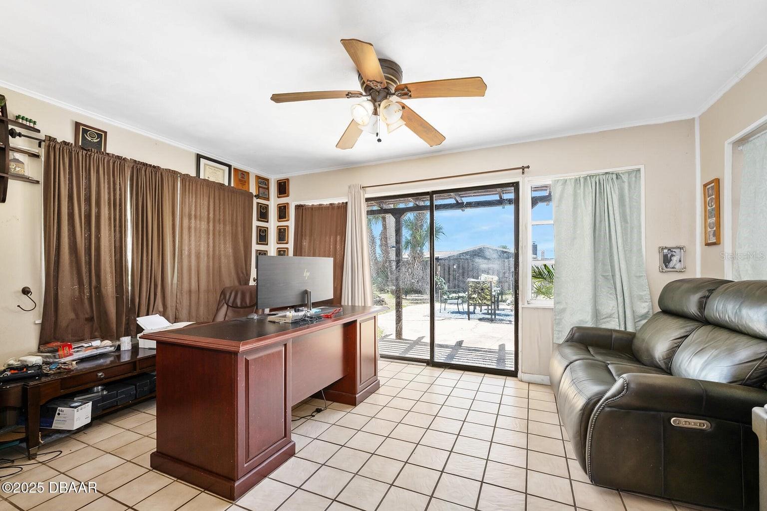 EMERALD ISLE UN 01 - Residential