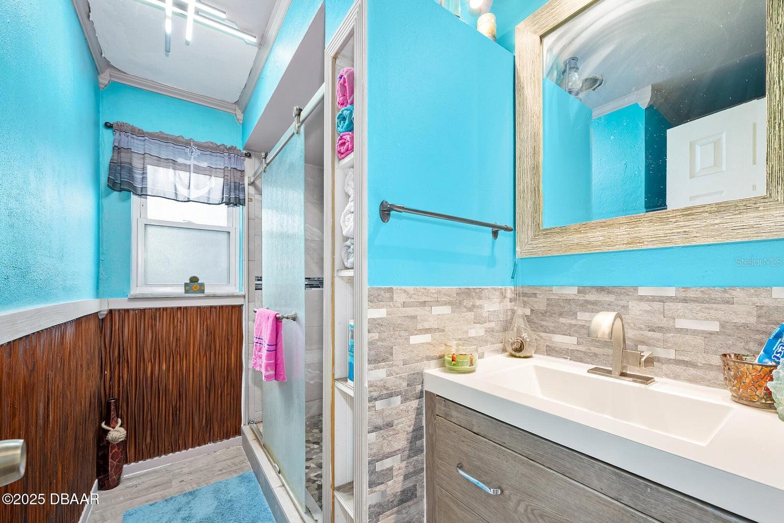 EMERALD ISLE UN 01 - Residential