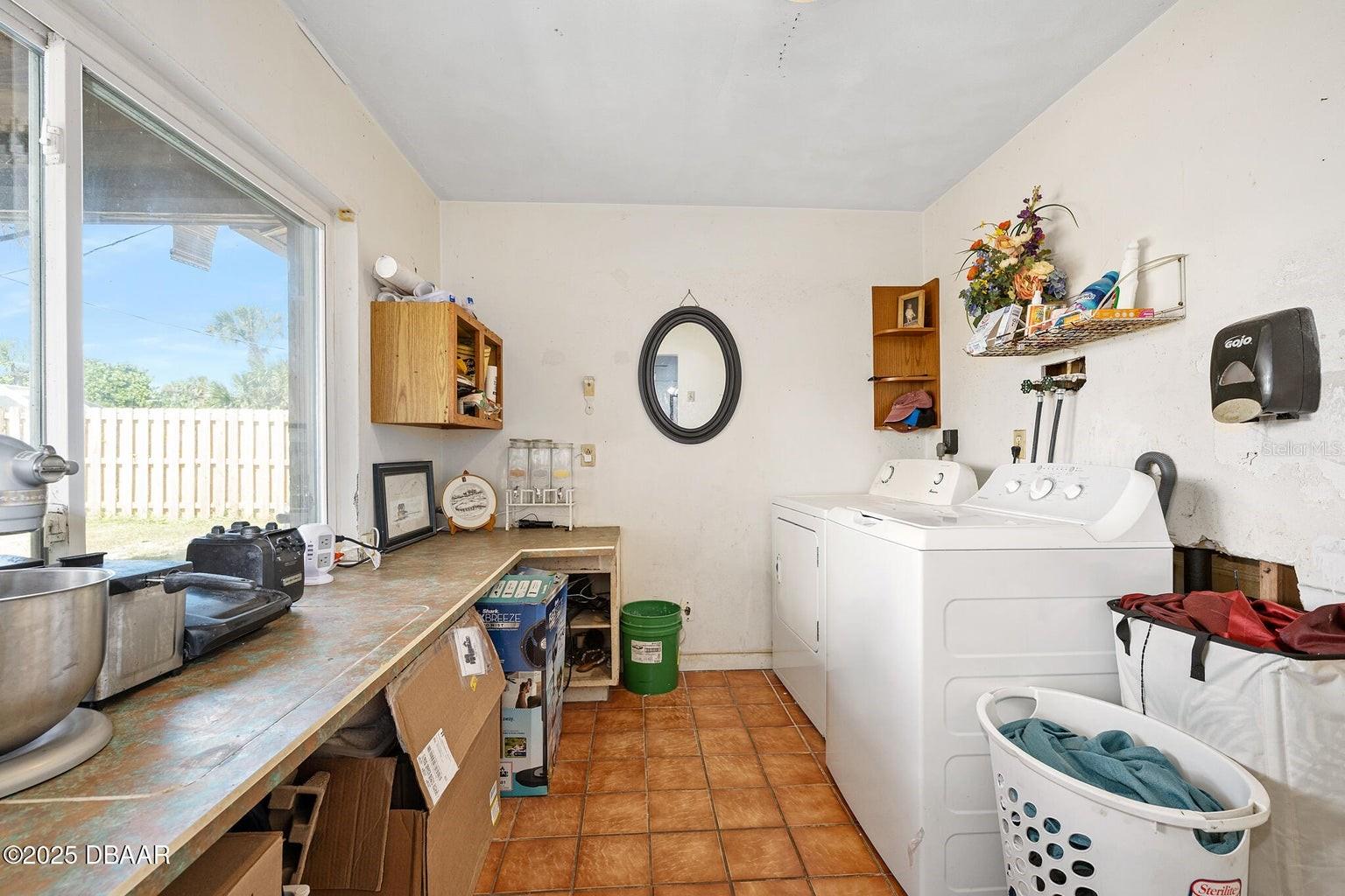 EMERALD ISLE UN 01 - Residential