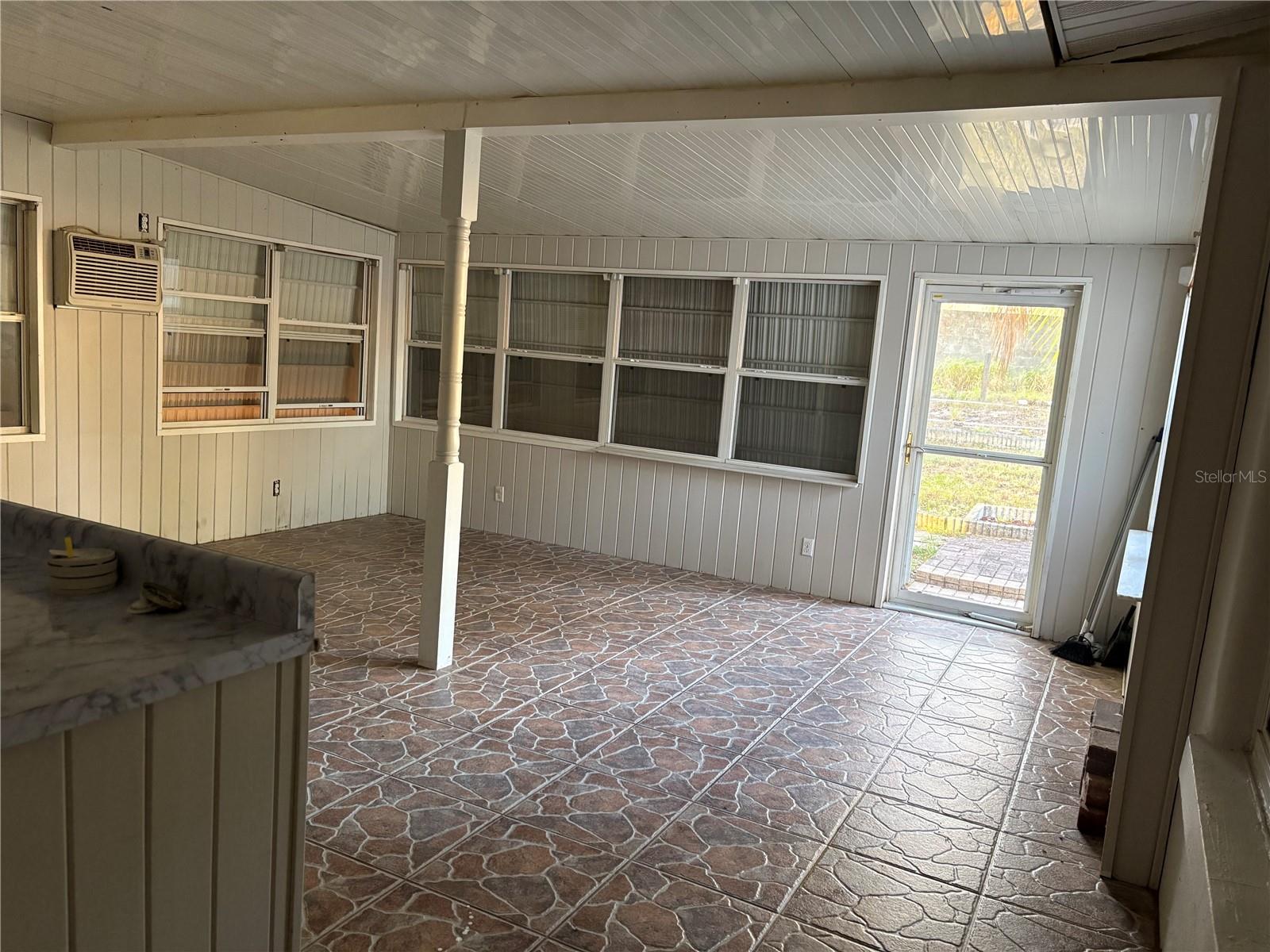 NORTH SHORE HILLS - Residential