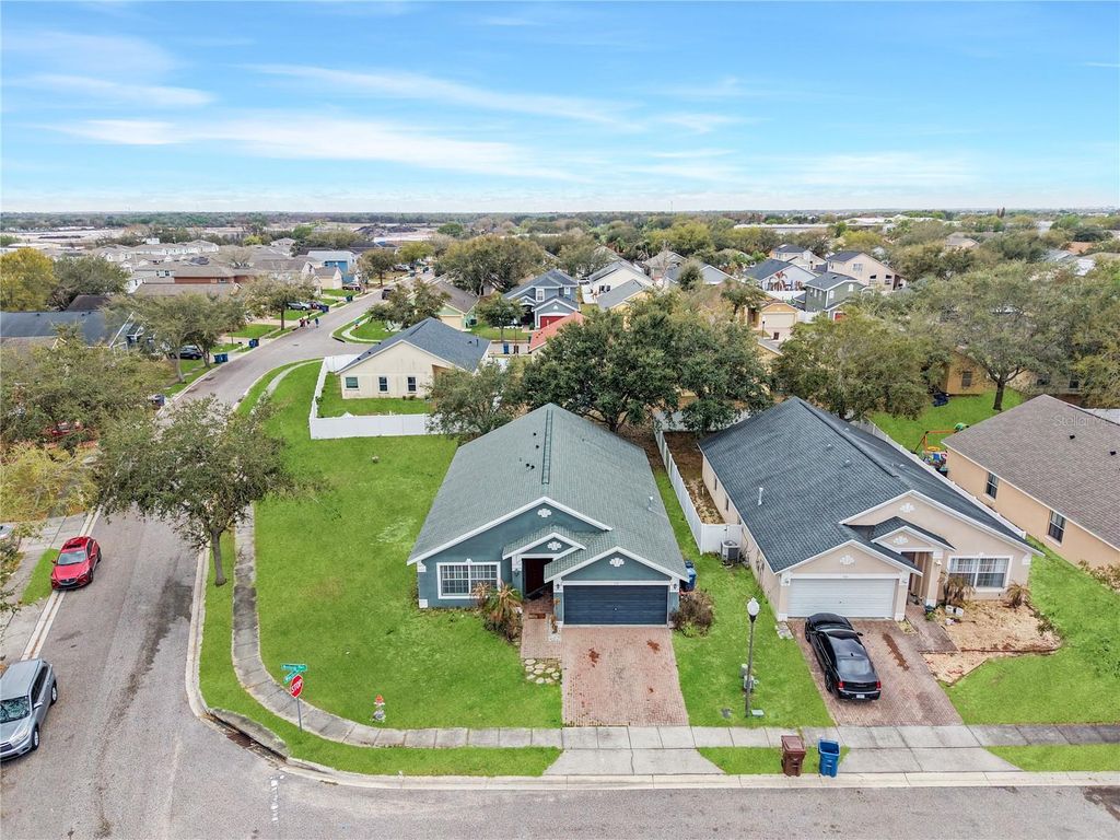 Photo of 519 Winthrop Place, Haines City, FL 33844 (MLS # P4938028)