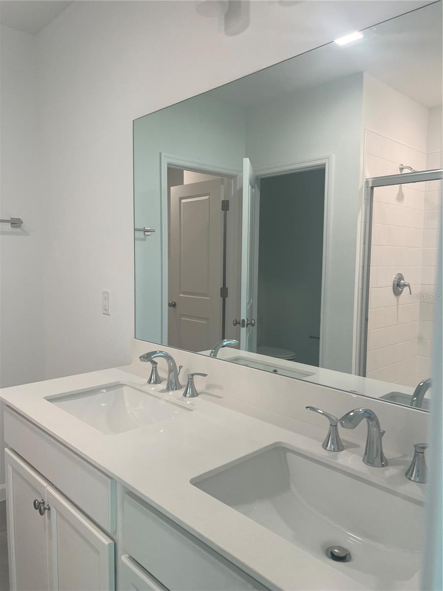 MARION OAKS UN 04 - Residential Lease