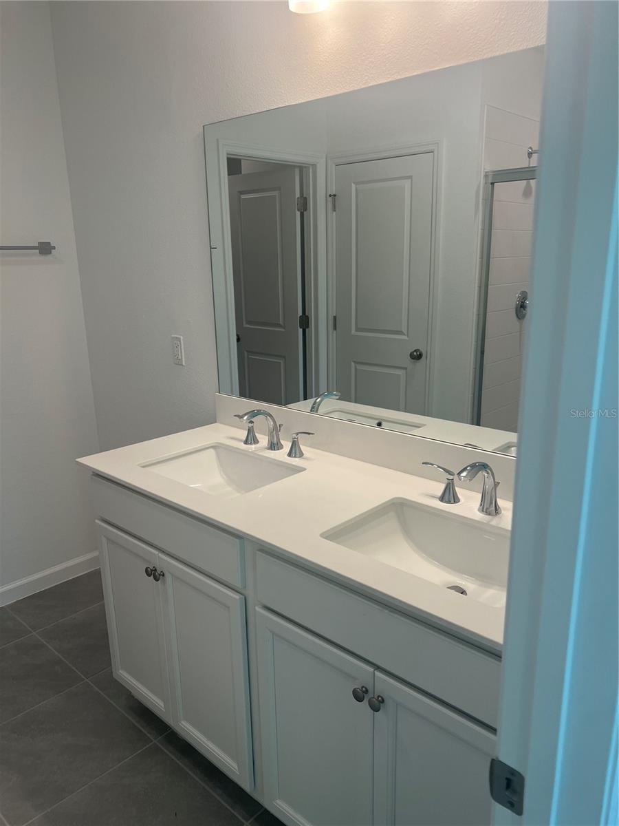 MARION OAKS UN 04 - Residential Lease