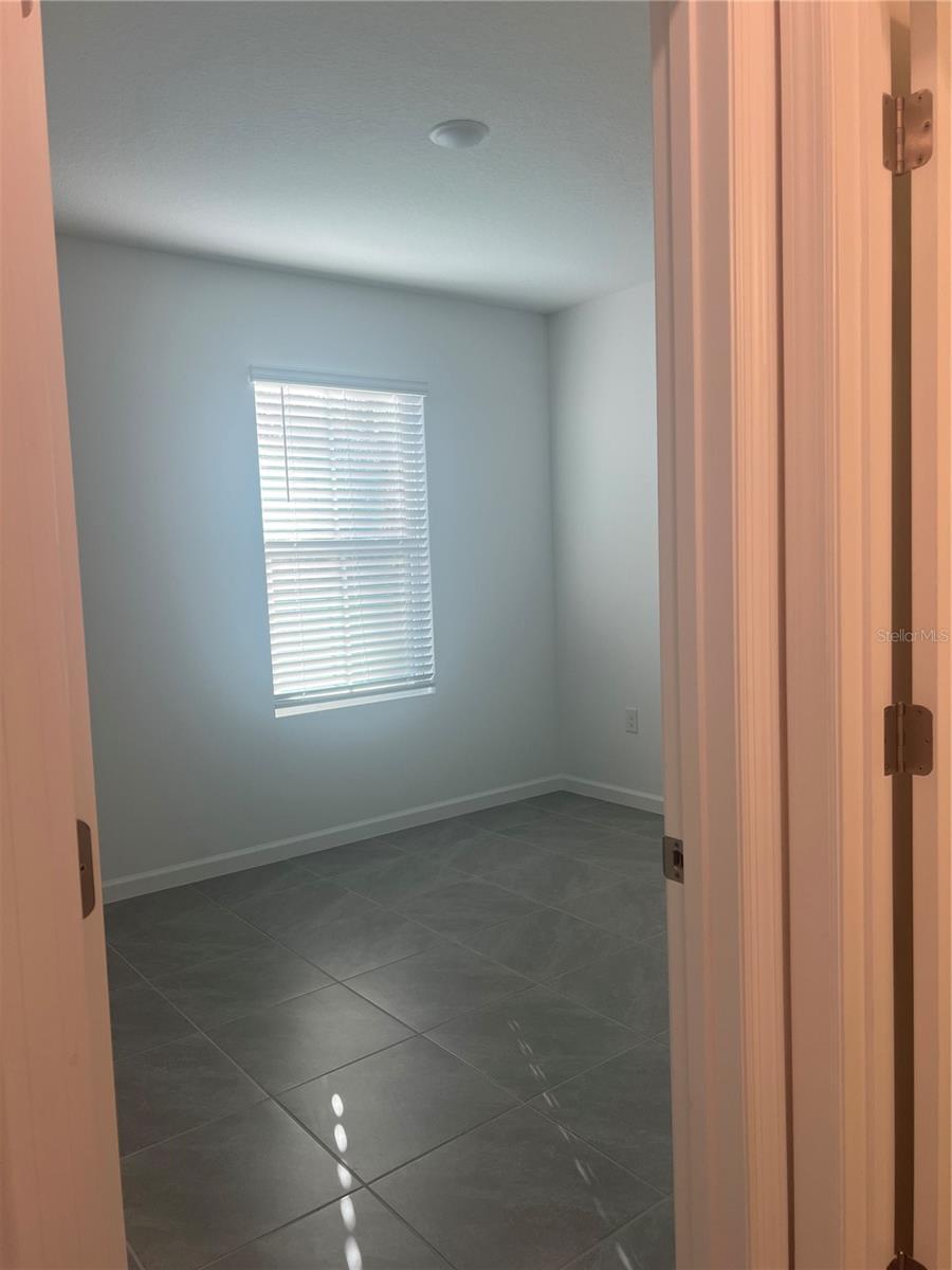 MARION OAKS UN 04 - Residential Lease