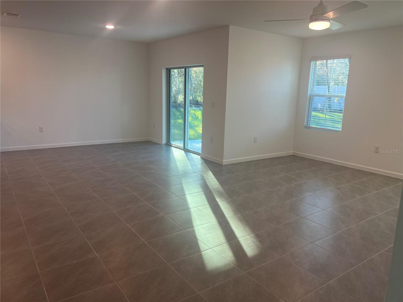 MARION OAKS UN 04 - Residential Lease