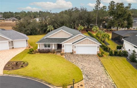 A home in DUNNELLON