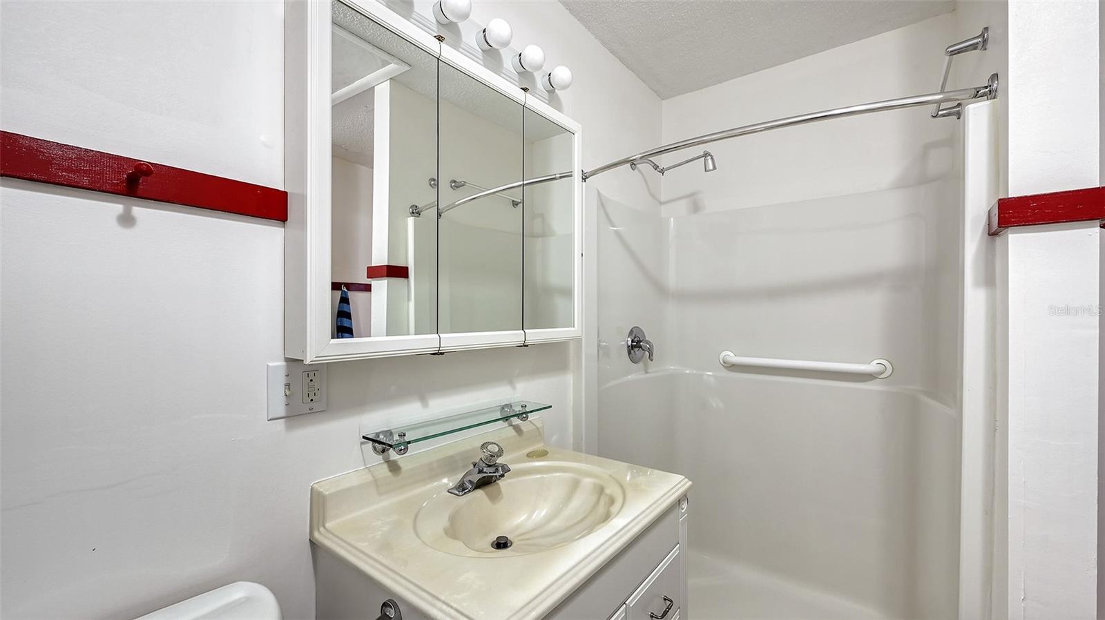 WATERFRONT ESTATES - Residential