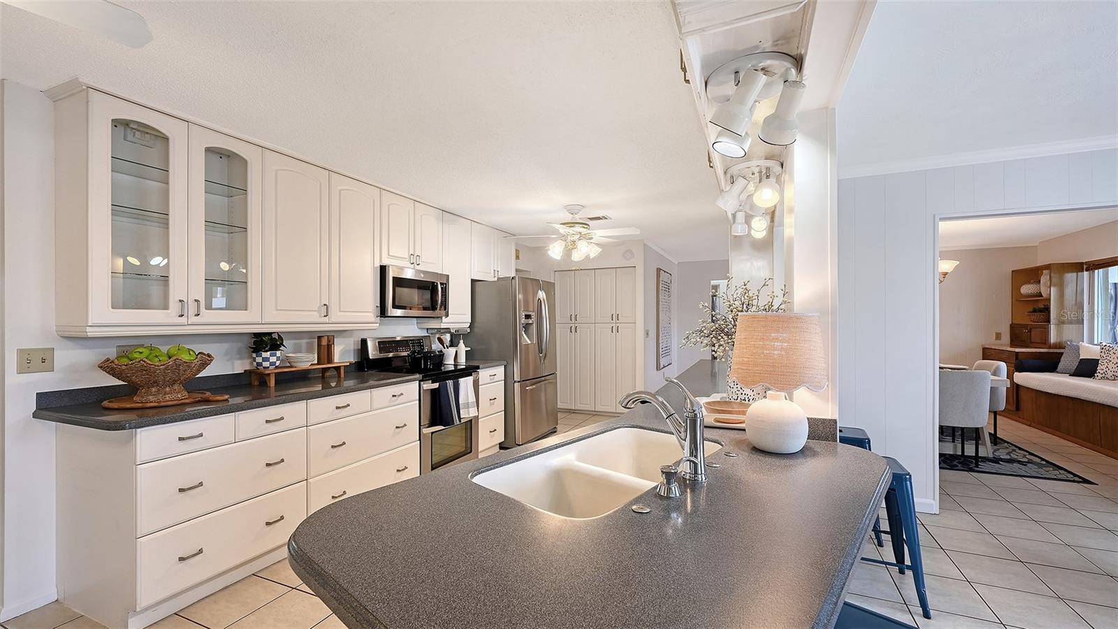 WATERFRONT ESTATES - Residential