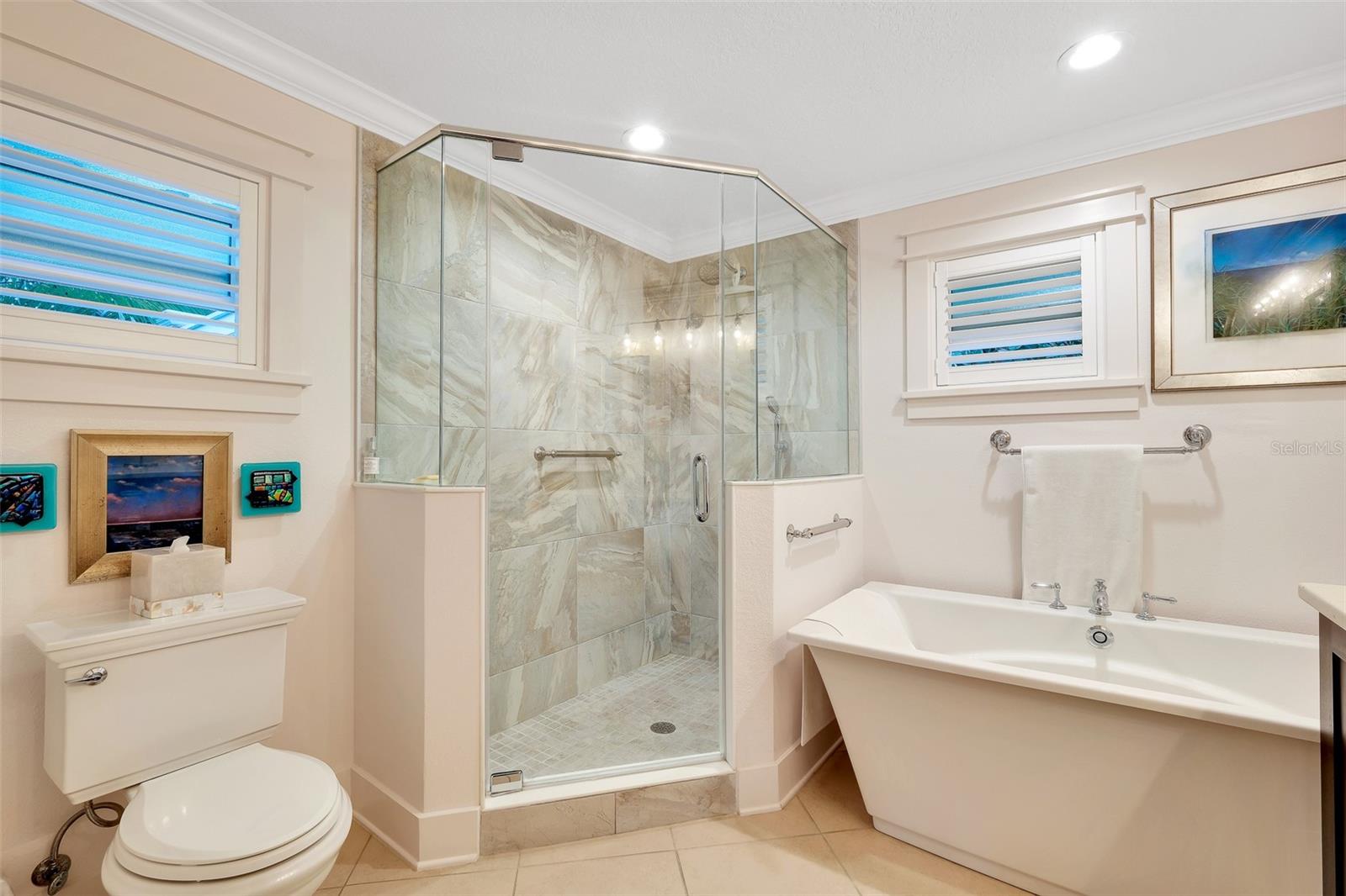 VENEZIA UNIT 03 - Residential