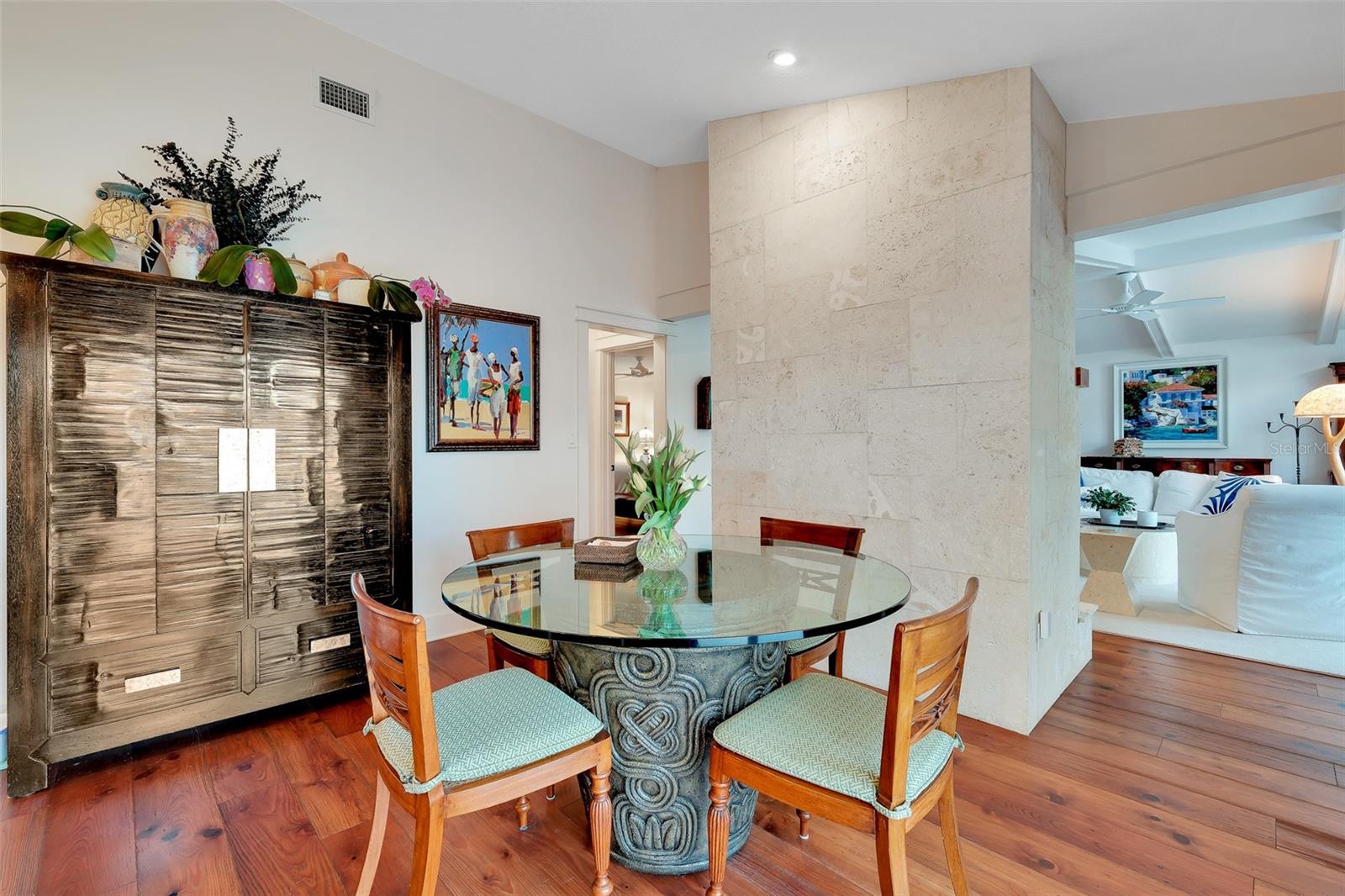 VENEZIA UNIT 03 - Residential