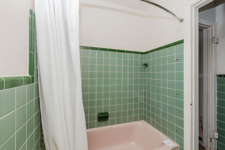 GAY SHORES 1ST ADD - Residential