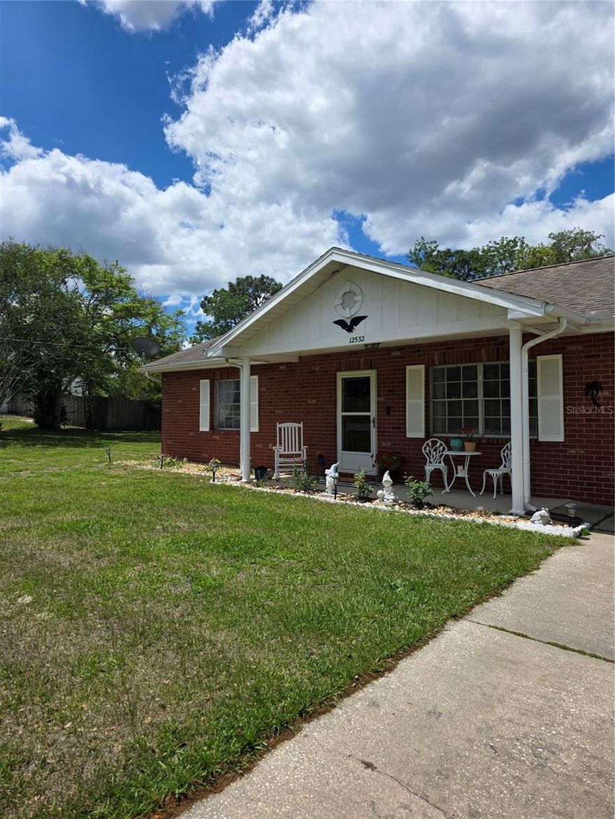 BEAUTIFUL PARK LIKE SETTING WITH NO HOA OR CDD FEES, NESTELED IN A ESTABLISHED COMMUNITY THAT OFFERS A QUIET ATMOSPHERE WHILE REMAINING CLOSE TO ALL AMENITITES. THIS FENCED HALF ACRE PARADISE IS WONDERFUL FOR GREAT FAMILY GET TOGETHERS AND BAR B QUES.  A GREAT ADDITTION IS THIS NEW REFRESHING ABOVE GROUND POOL, TO COOL OFF ON THESE HOT FLORIDA DAYS..THIS BEAUTIFUL MOVE IN READY HOME BOASTS AN INVITING FLOOR PLAN THAT MAXIMIZES EVERY SQUARE FOOT PERFECT FOR RELAXING OR ENTERTAINING. THIS HOME OFFERS MANY OPPORTUNITIES A FABULOUS AIR B N B, OR A GREAT PLACE TO PARK YOUR RECREATIONAL VEHICLES. THE BONUS ROOM HAS A SEPERATE SPLIT AIR CONDITIONER LIGHT AND BRIGHT  IT GIVES YOU SO MUCH MORE SPACE, USE IT FOR A PLAYROOM , A GREAT OFFICE SPACE, OR ENTERTAINING.
LOOKING FOR A GREAT INVESTMENT OR A PLACE TO START YOUR DREAM SCHEDULE YOUR SHOWING TODAY!!!
